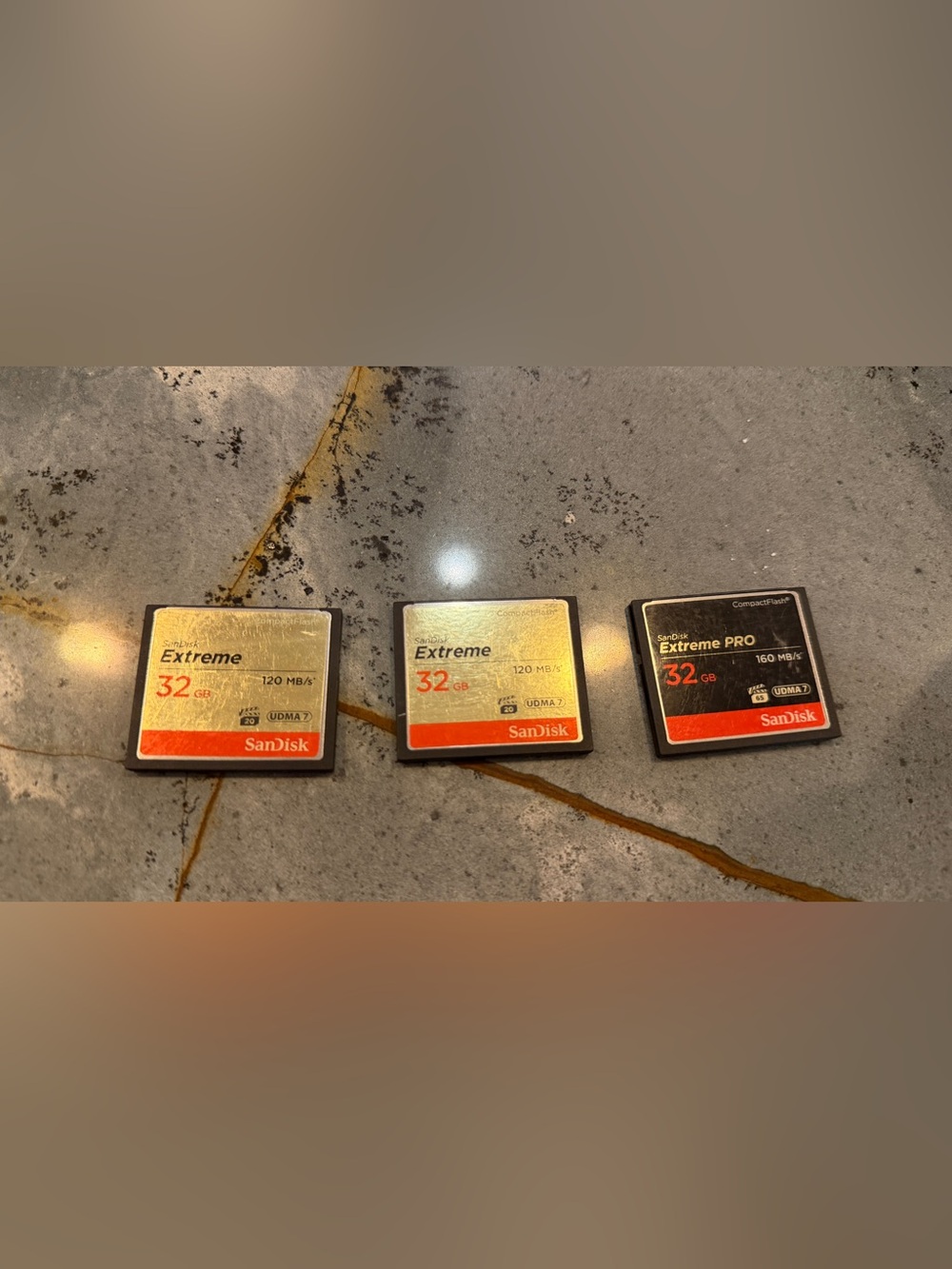 3x SanDisk Extreme 32GB CompactFlash Cards